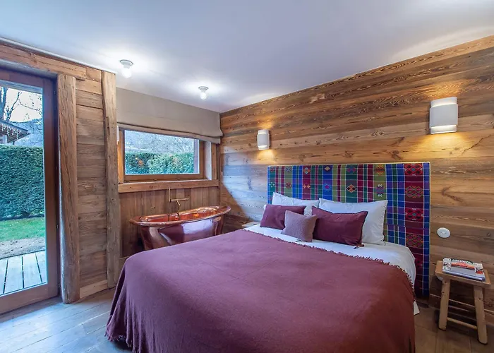 Duplex Renove Au Coeur De Megeve, 3 Chambres, Cheminee, Terrasse, Equipements Modernes. - Fr-1-569-72