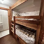 Daire Duplex Renove Au Coeur De Megeve, 3 Chambres, Cheminee, Terrasse, Equipements Modernes. - Fr-1-569-72