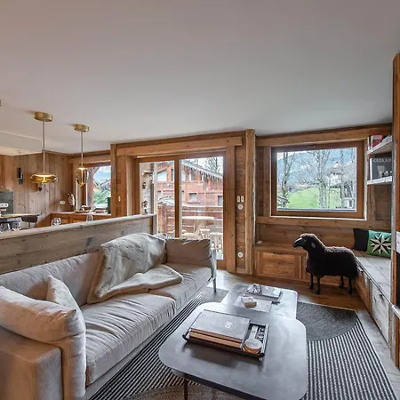 Duplex Renove Au Coeur De Megeve, 3 Chambres, Cheminee, Terrasse, Equipements Modernes. - Fr-1-569-72 *