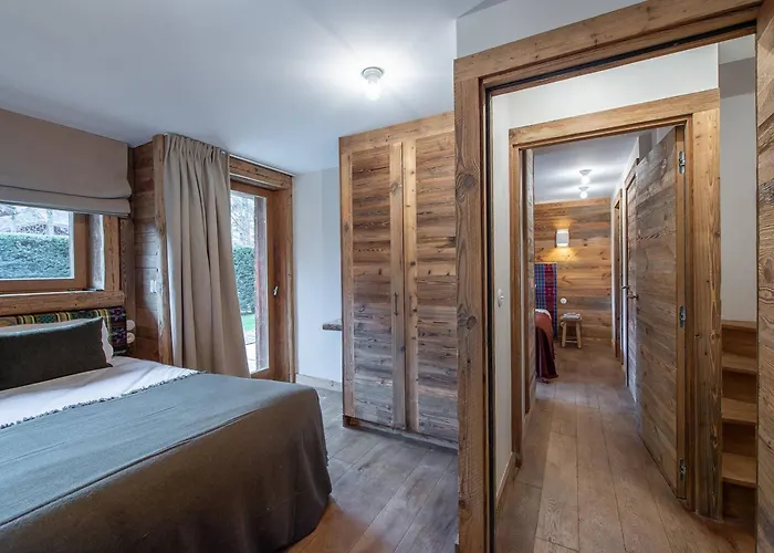 Duplex Renove Au Coeur De Megeve, 3 Chambres, Cheminee, Terrasse, Equipements Modernes. - Fr-1-569-72 *